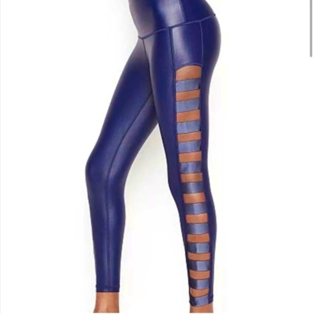 Victoria Sport Knockout Shine Blue Ladder leggings Size Small